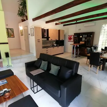 The Forest House Krk 2 *