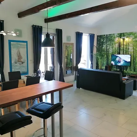 The Forest House Krk 2 *