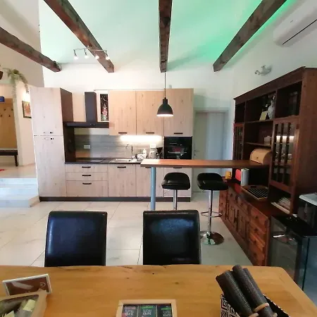 The Forest House Krk 2 度假居 Kras