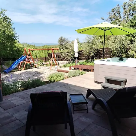 Semesterbostad The Forest House Krk 2 Kras